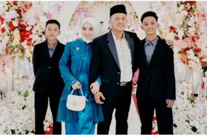 IMG-20250704-WA0029-300x196 Putra Daerah Serdang Bedagai Cetak Sejarah Berhasil Raih Gelar Profesor Ilmu Analisis Wacana Pengajaran Teks Wacana