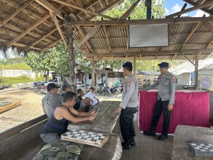 IMG-20250831-WA0011-300x225 Aiptu I Gede Eka Giat Patroli Pemantauan Serta Memberikan Pembinaan Kamtibmas Kepada Masyarakat Pesisir